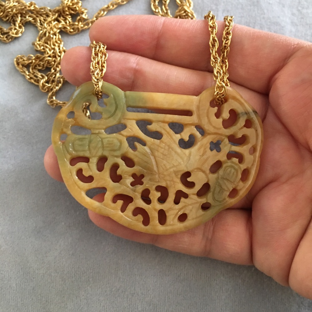 Estate Chinese yellow green gemstone pendant